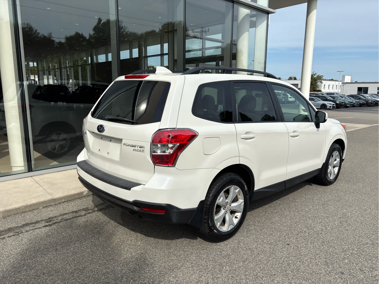 2016 Subaru Forester 2.5i Premium photo 3