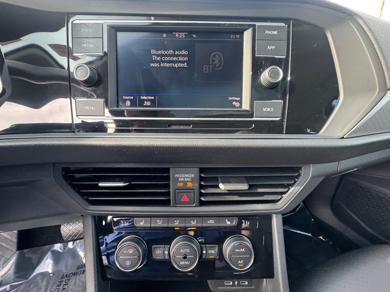 2020 Volkswagen Jetta SE - Photo 25
