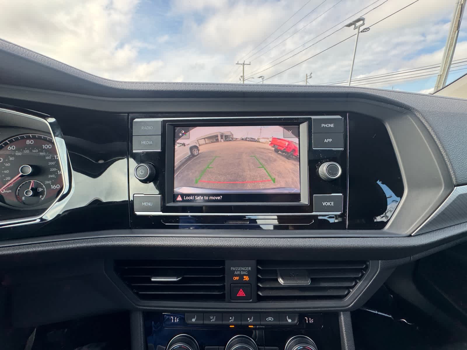 2020 Volkswagen Jetta SE - Photo 26