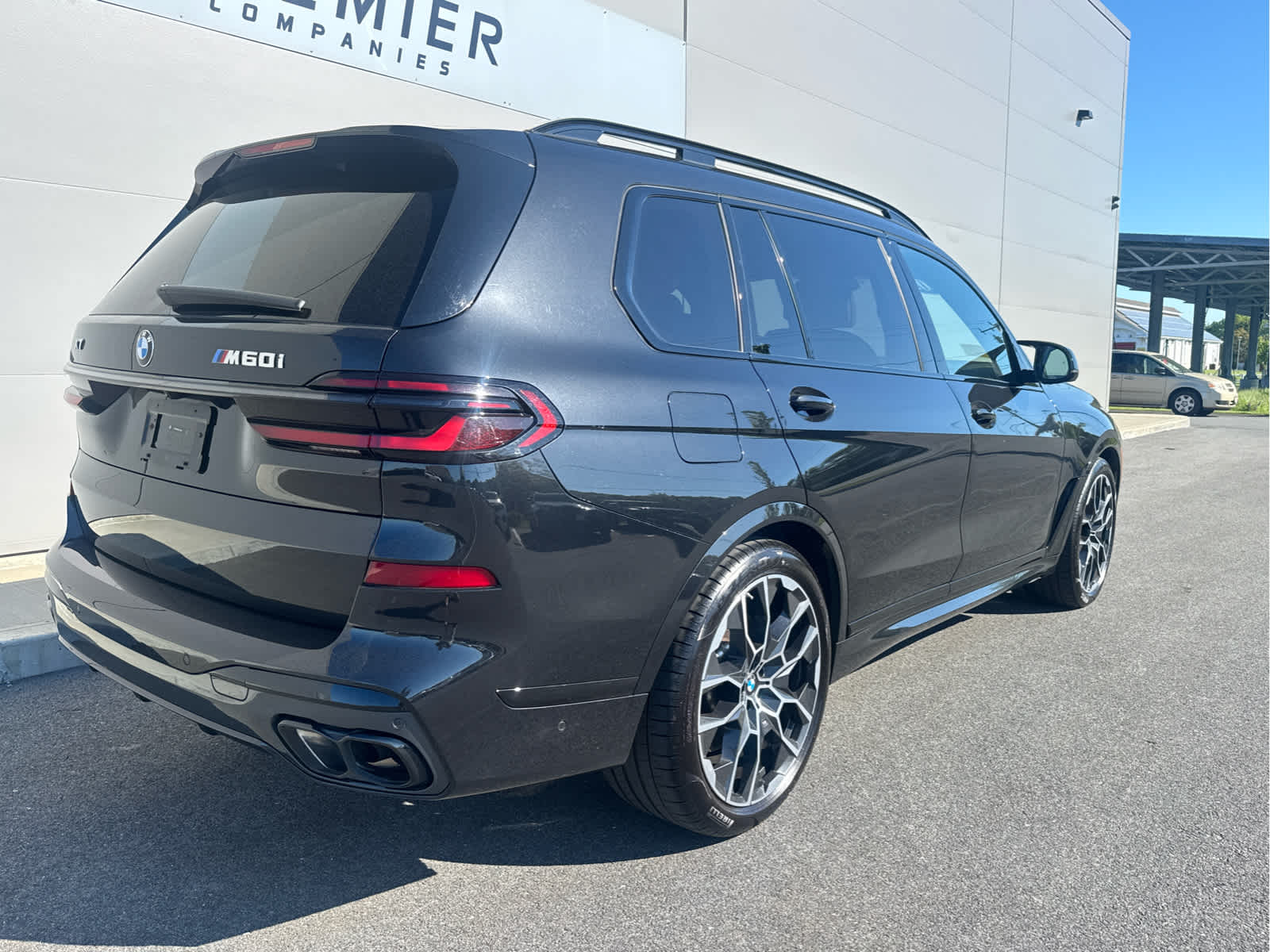 2026 BMW X7 M60i - Photo 8