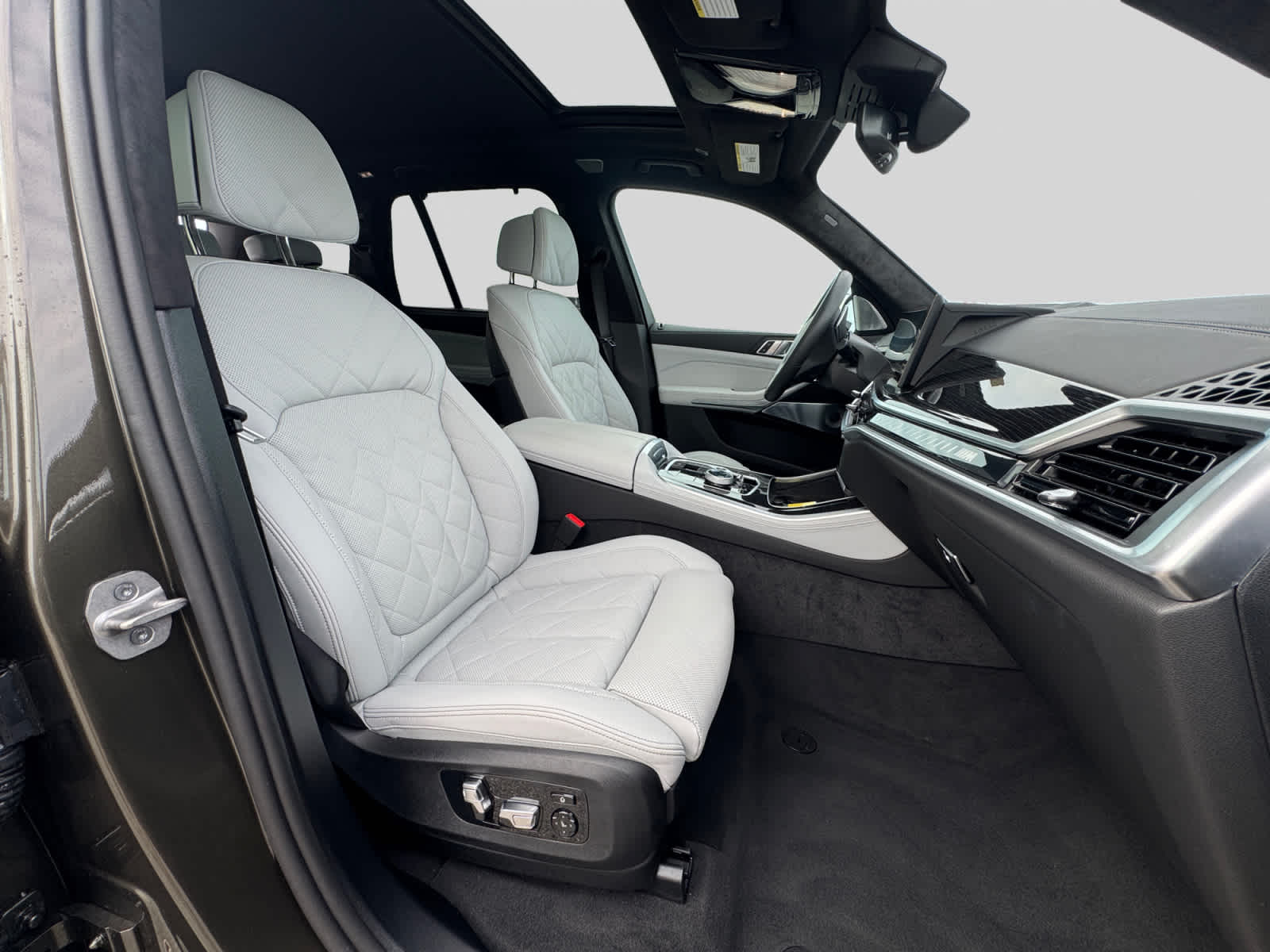 2026 BMW X5 M60i - Photo 20