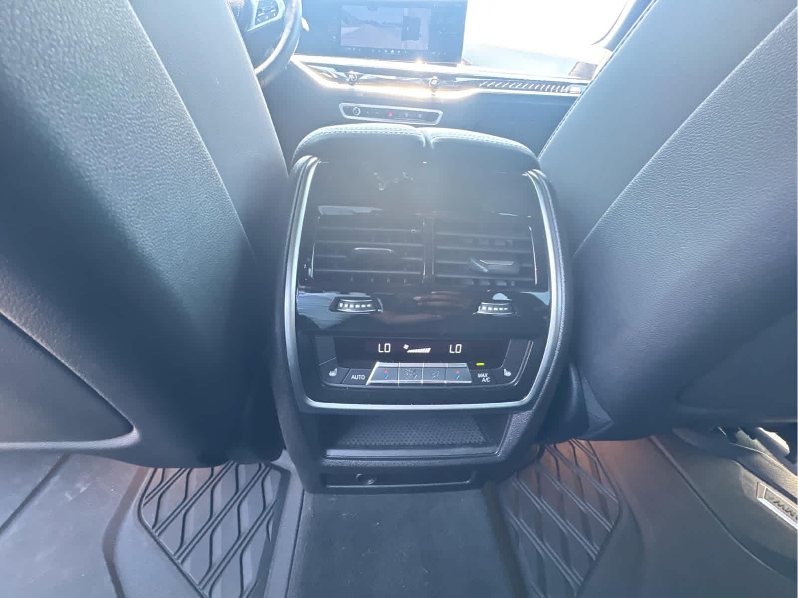 2026 BMW X5 M60i - Photo 19
