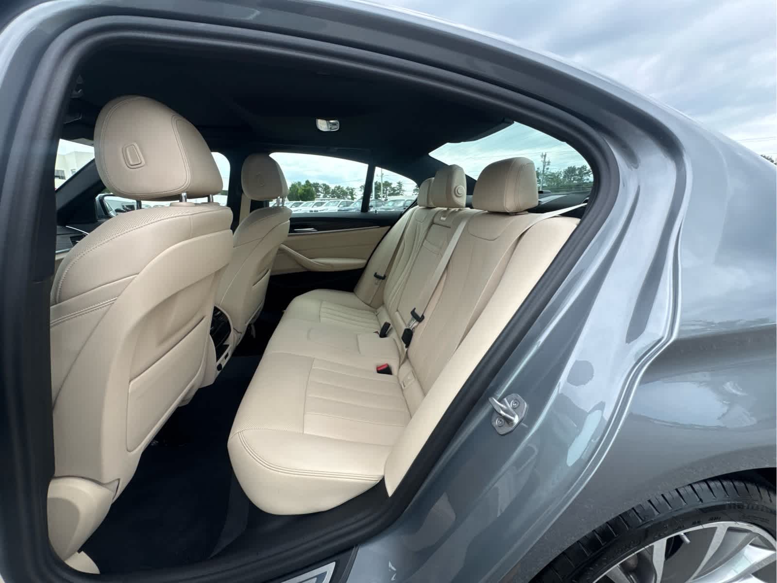2023 BMW 5 Series 530i - Photo 19