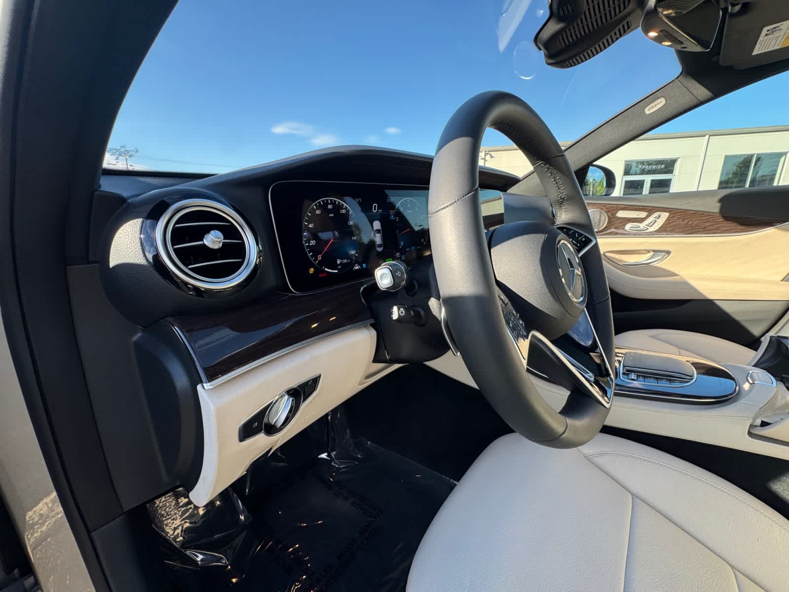 2023 Mercedes-Benz E-Class E450 - Photo 23