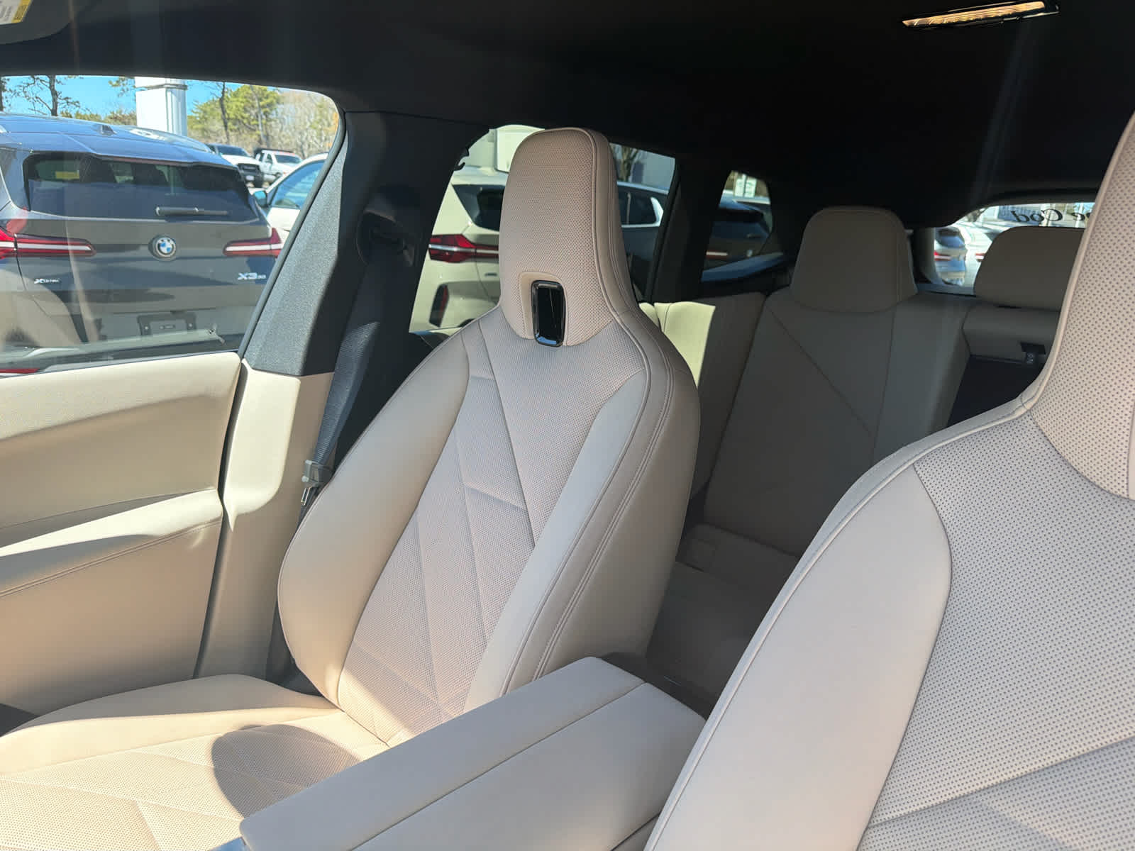 2026 BMW iX 45 - Photo 14