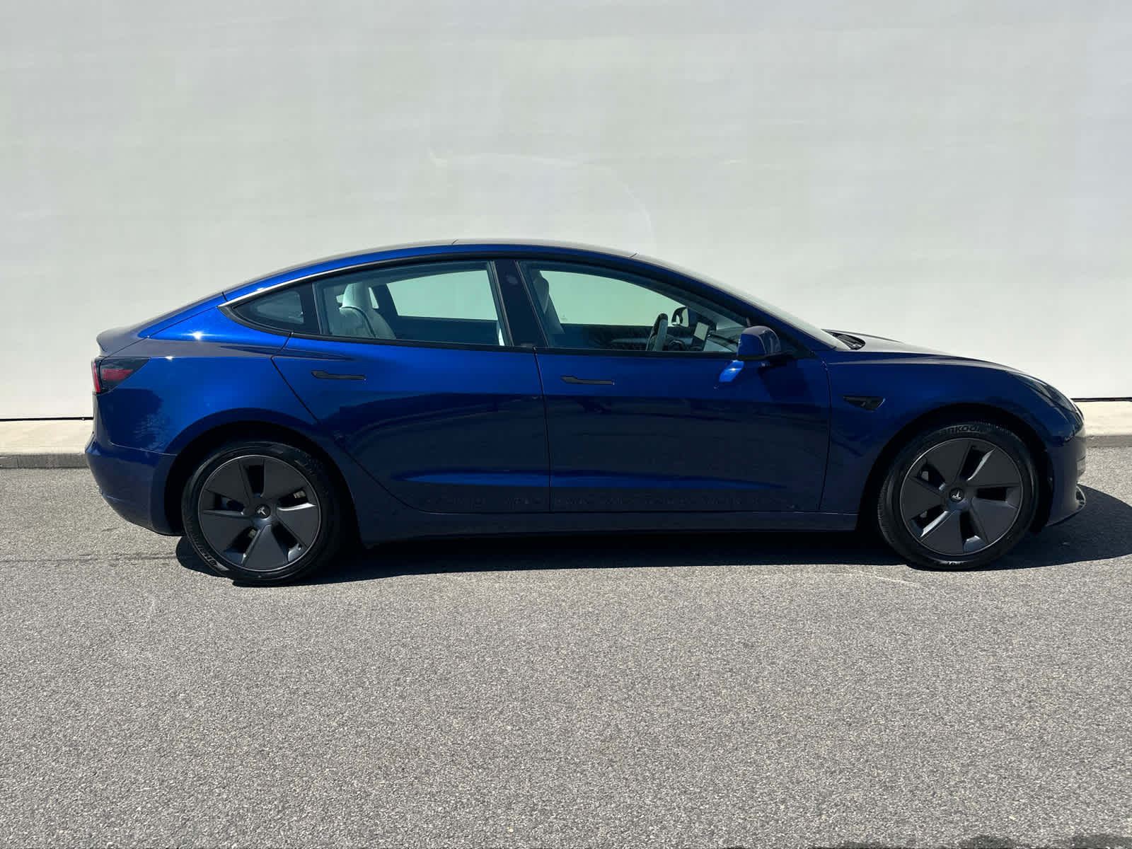2023 Tesla Model 3 photo 3