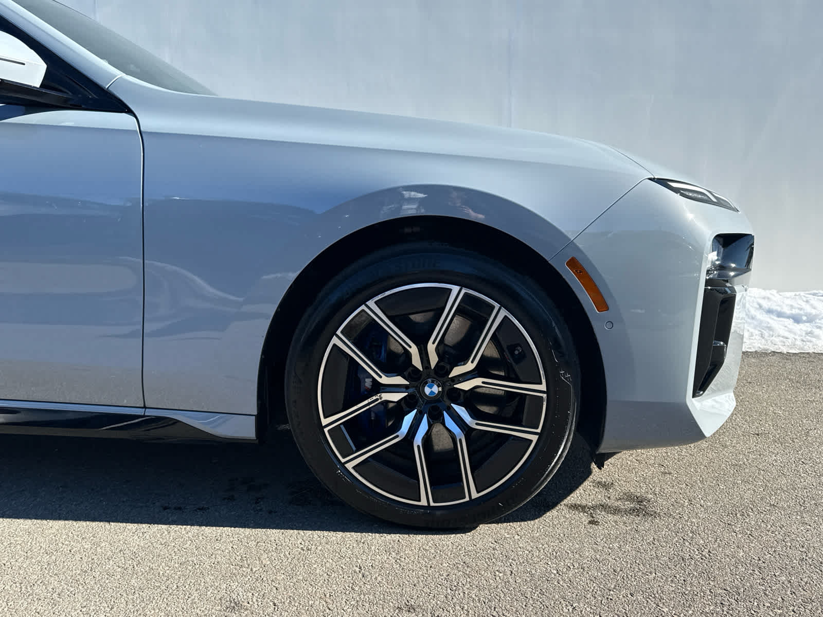 2025 BMW 7 Series 760i - Photo 8
