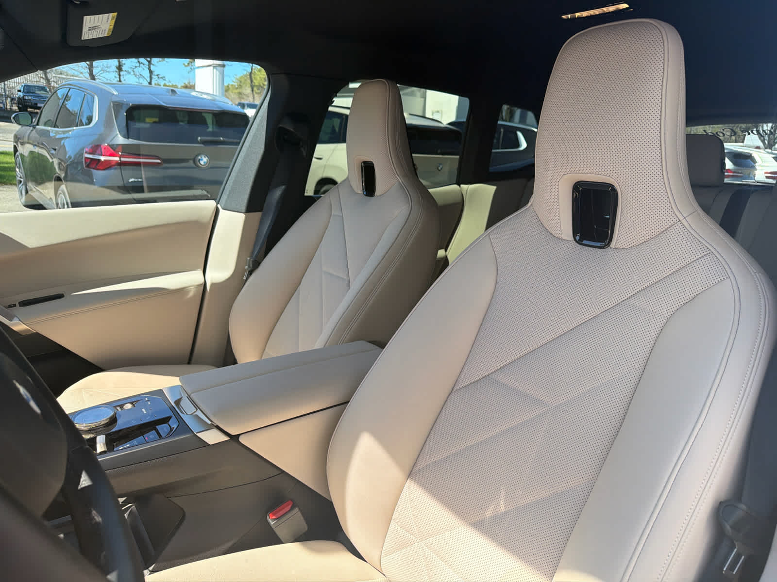 2026 BMW iX 45 - Photo 13