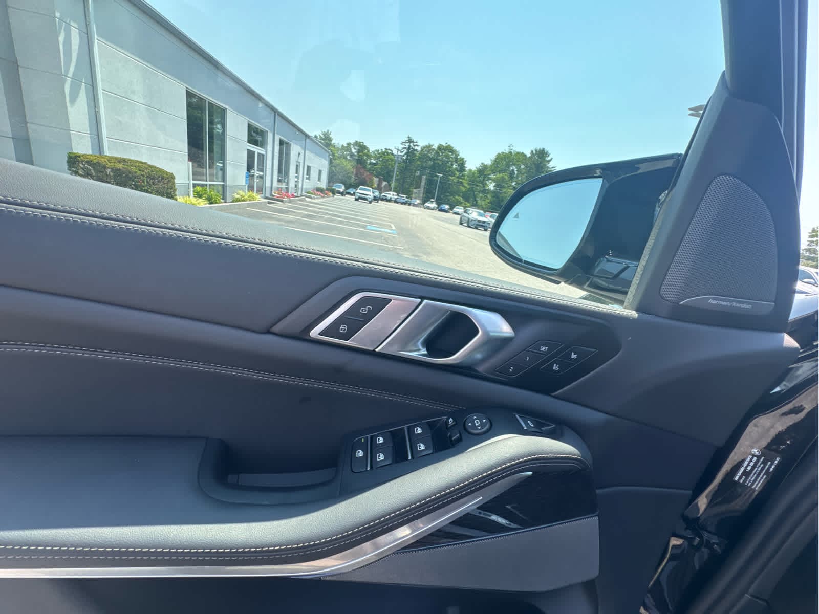 2026 BMW X5 M60i - Photo 14
