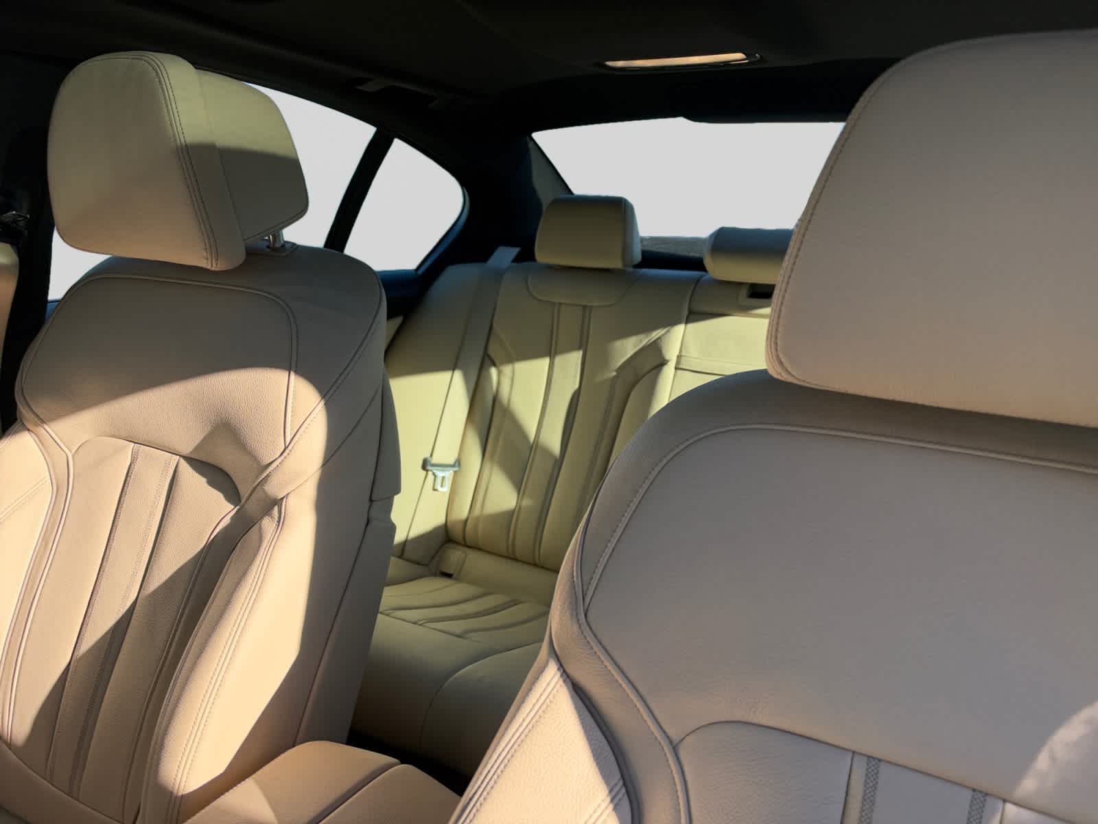 2020 BMW 5 Series M550i - Photo 12