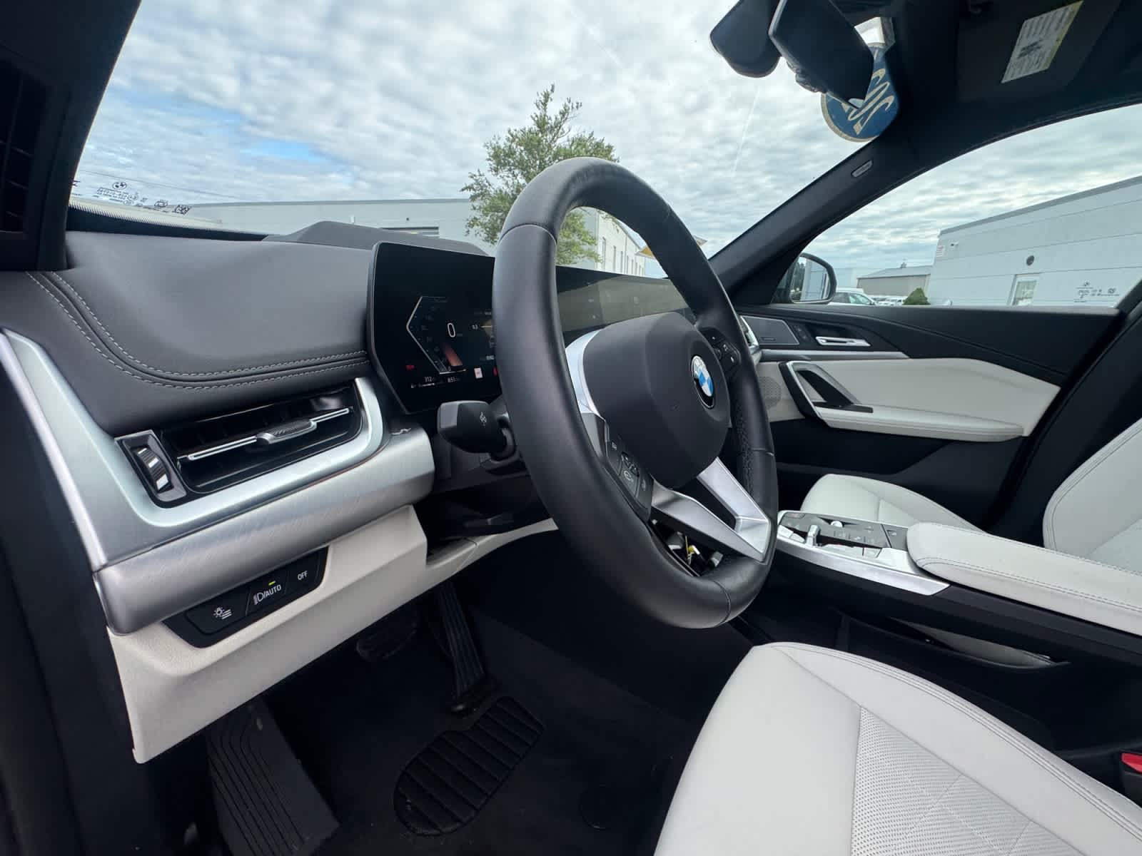 2026 BMW X1 28i - Photo 23
