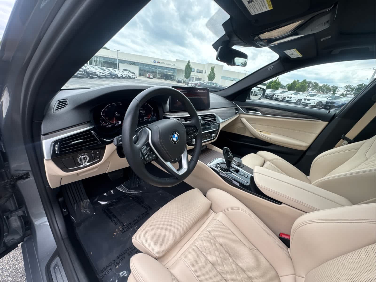 2023 BMW 5 Series 530i - Photo 13