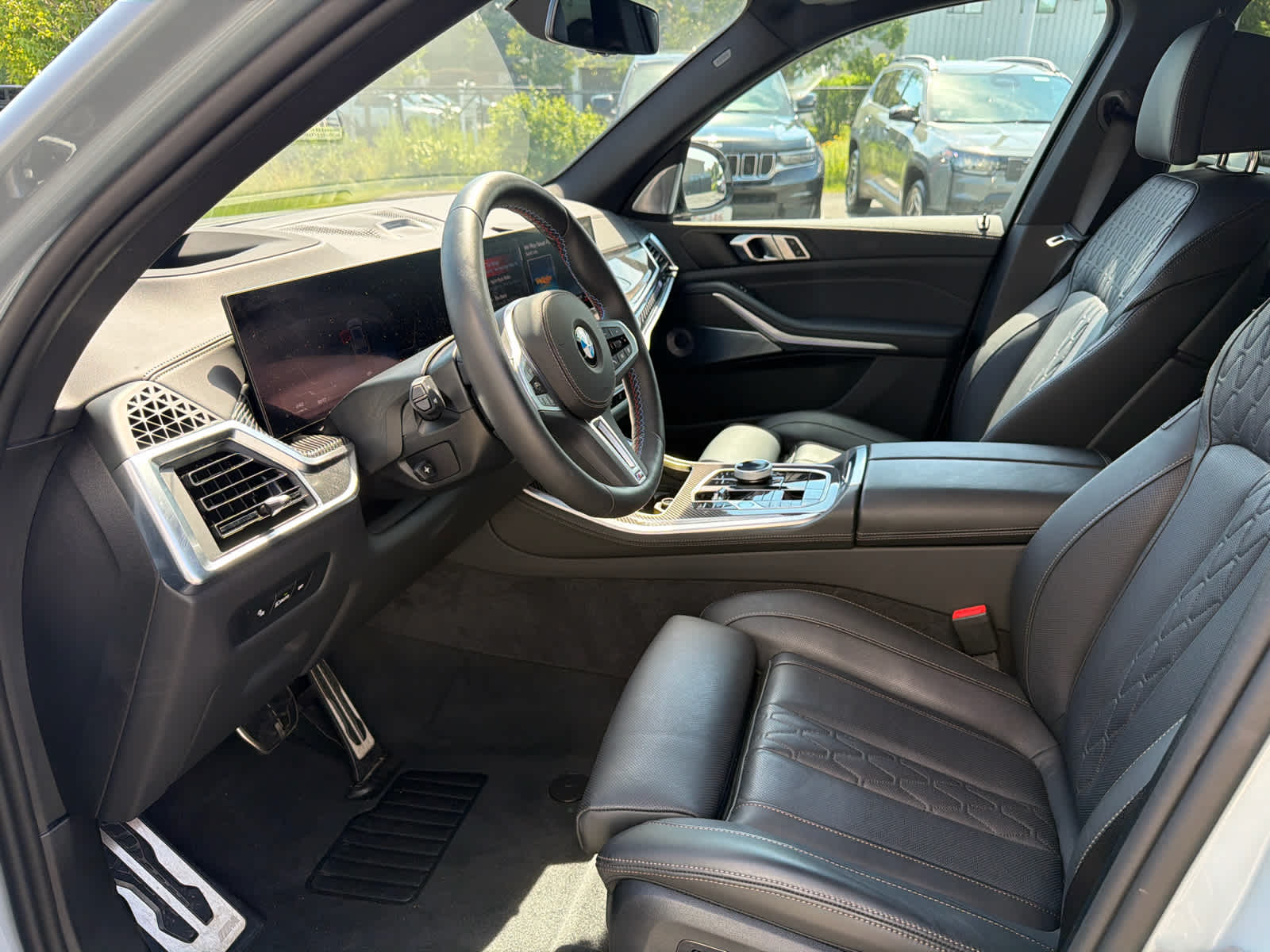 2026 BMW X5 M60i - Photo 15