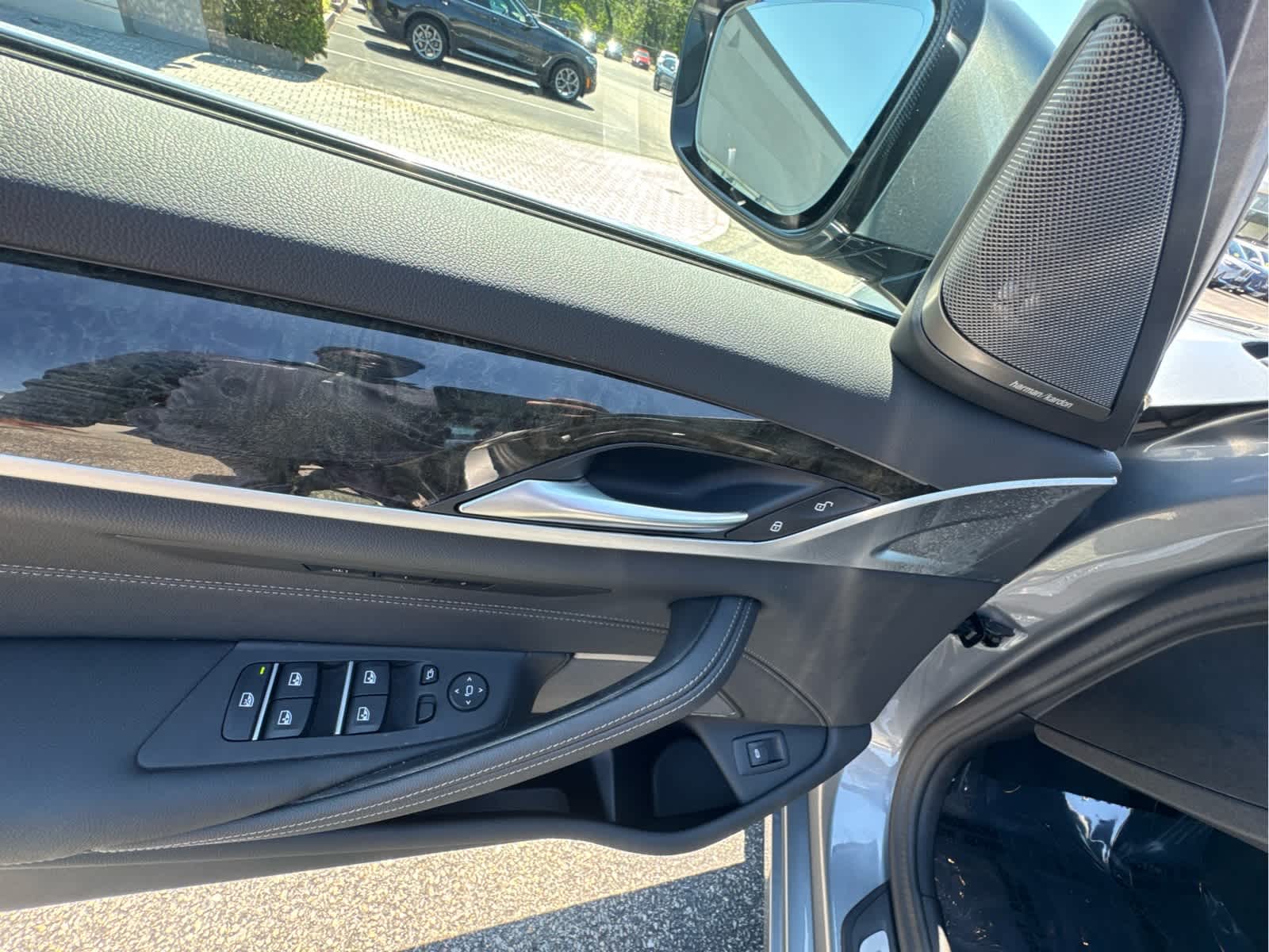 2023 BMW 5 Series 530i - Photo 14