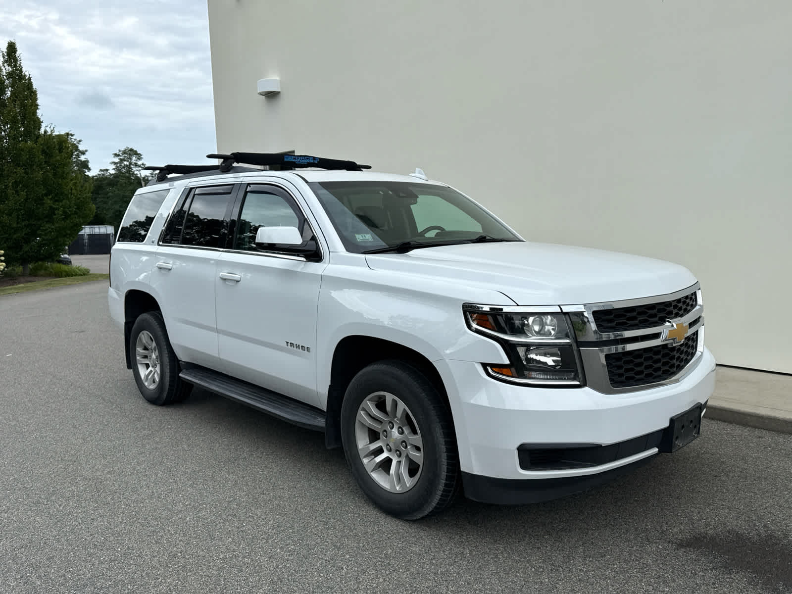 2018 Chevrolet Tahoe LT photo 2