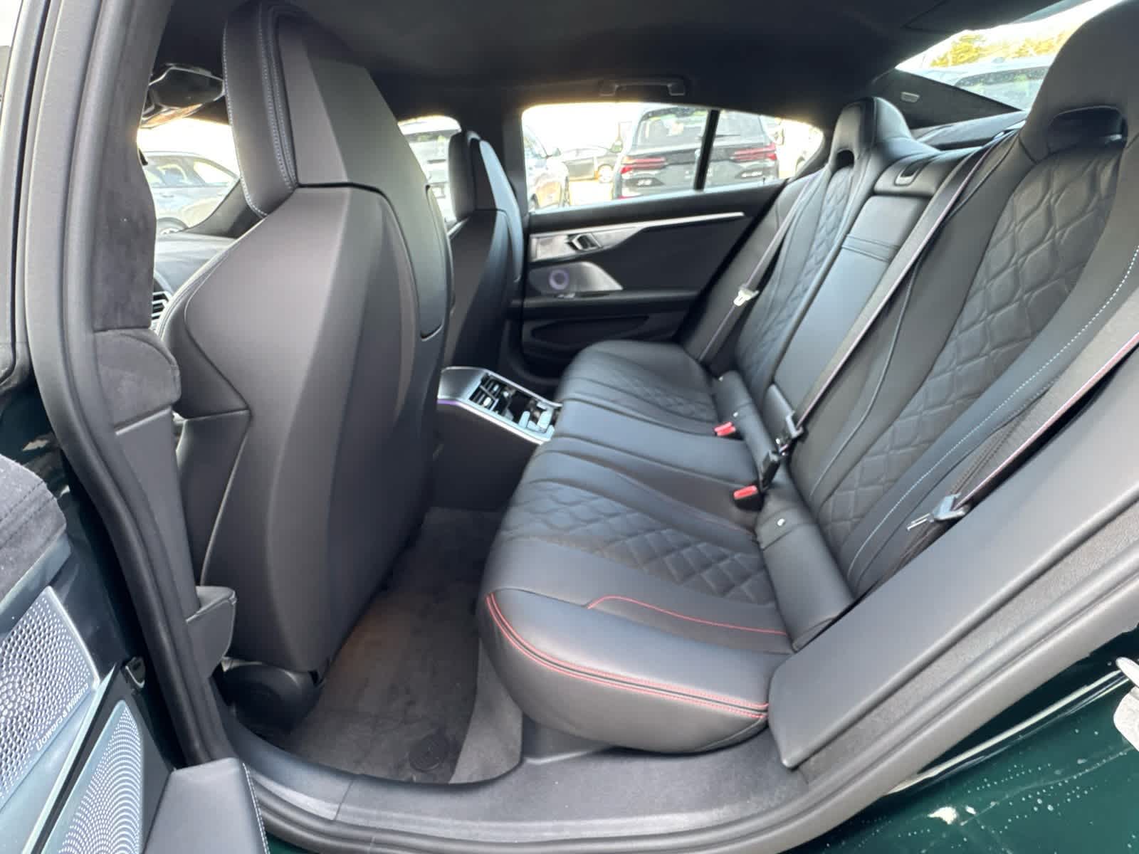 2026 BMW 8 Series M850i - Photo 16