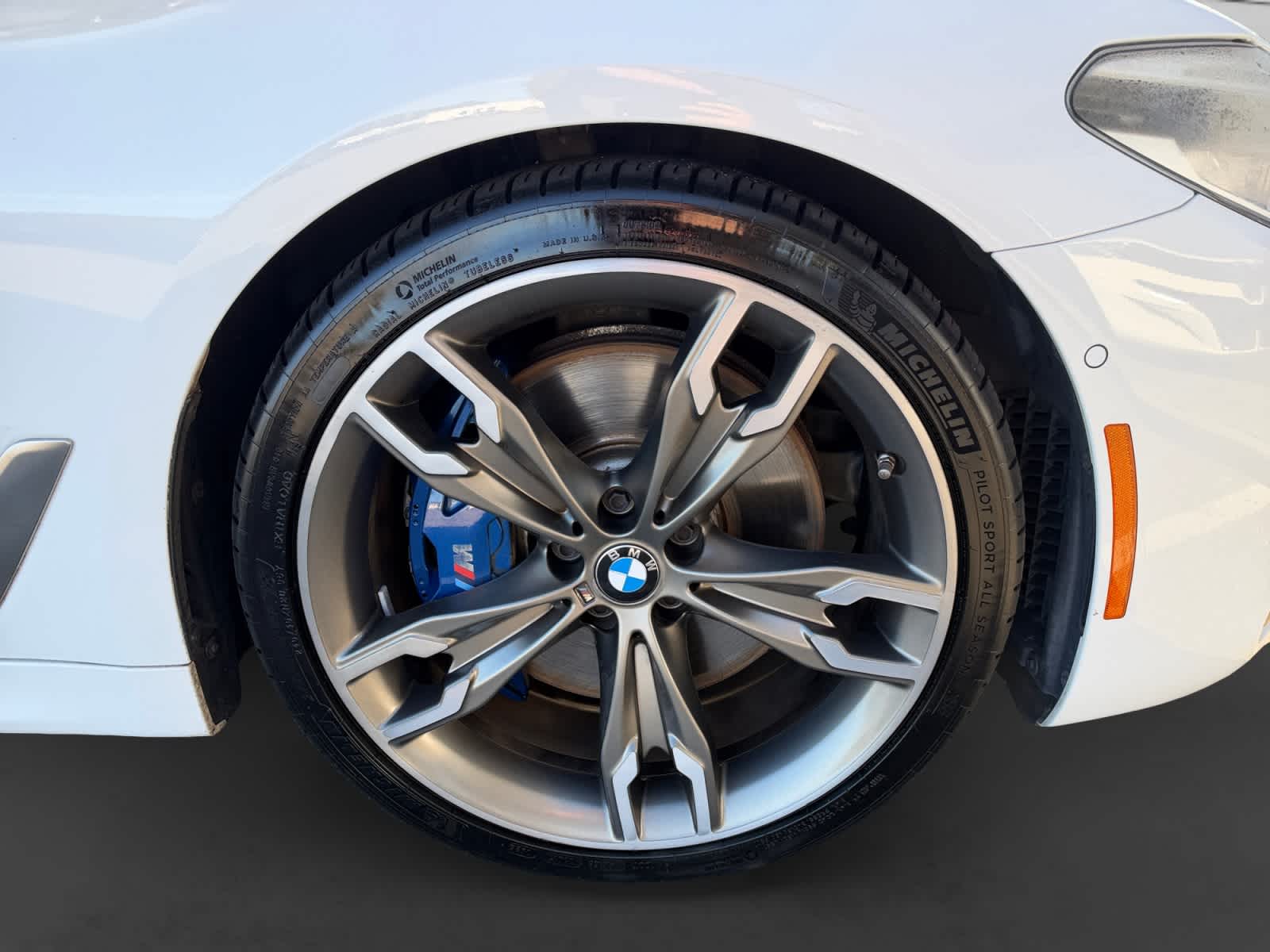 2020 BMW 5 Series M550i - Photo 6