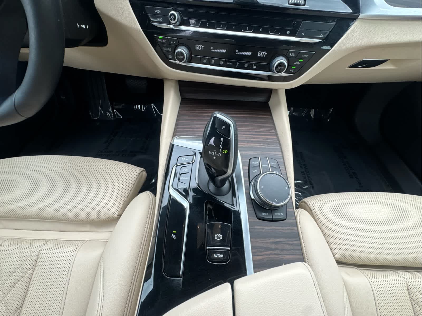 2023 BMW 5 Series 530i - Photo 17