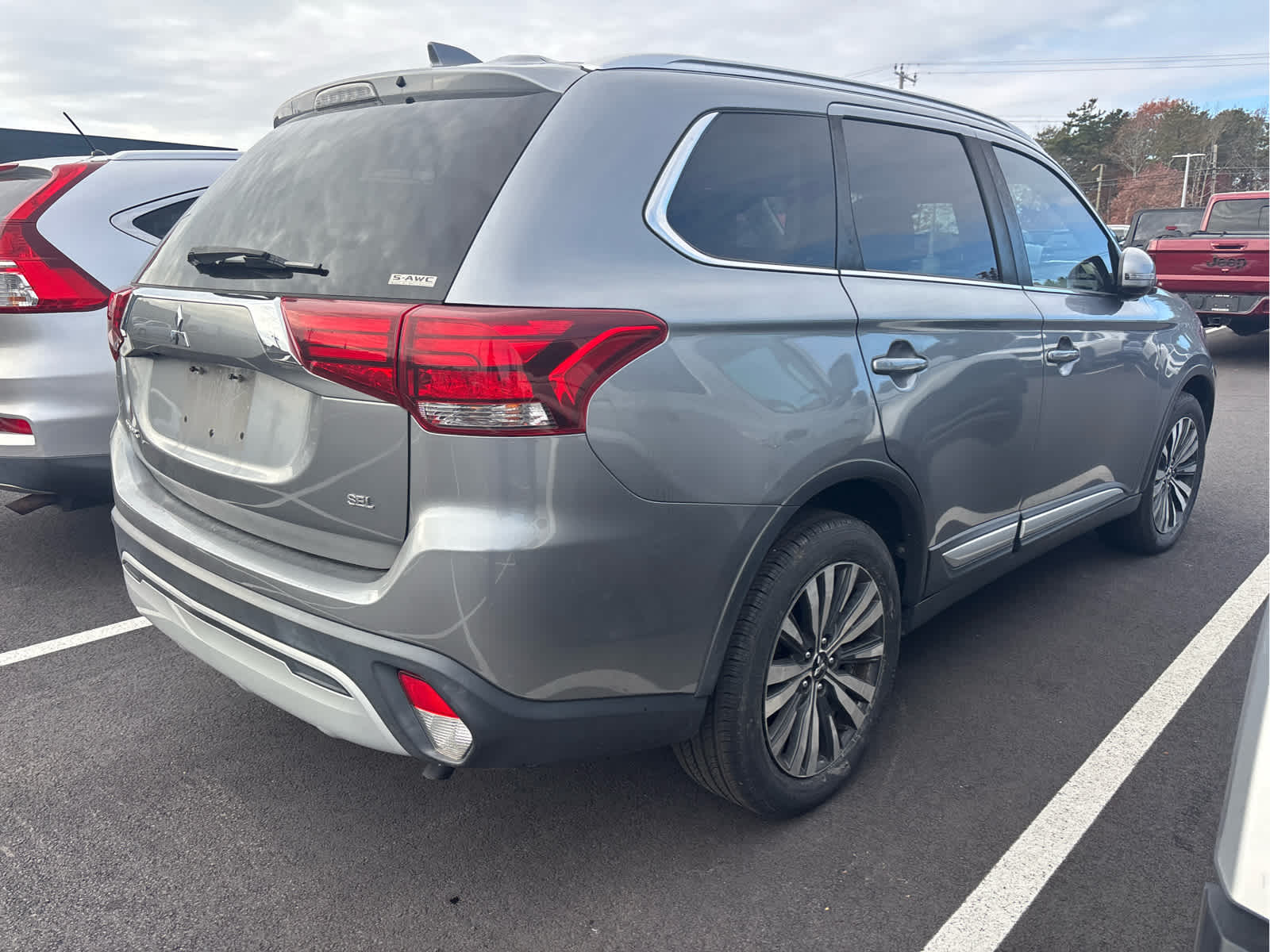 2020 Mitsubishi Outlander SEL photo 2