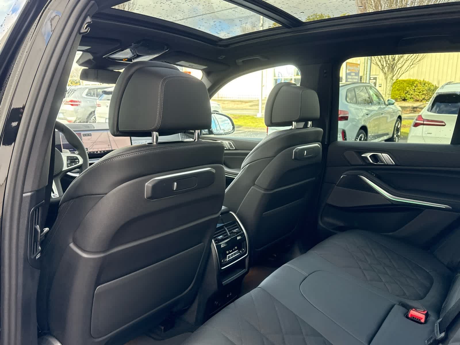 2026 BMW X5 M60i - Photo 16