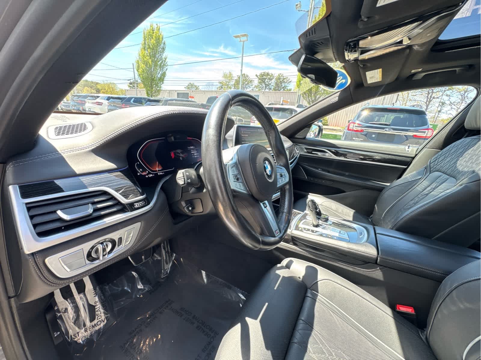 2022 BMW 7 Series 750i - Photo 12