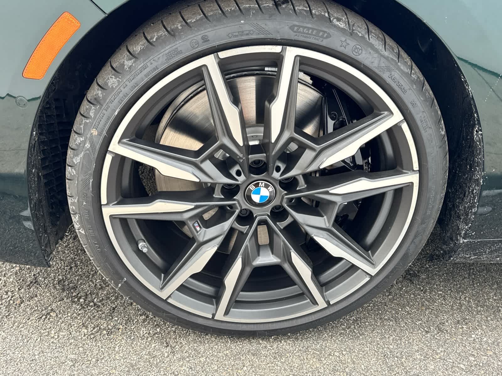 2026 BMW 8 Series M850i - Photo 9
