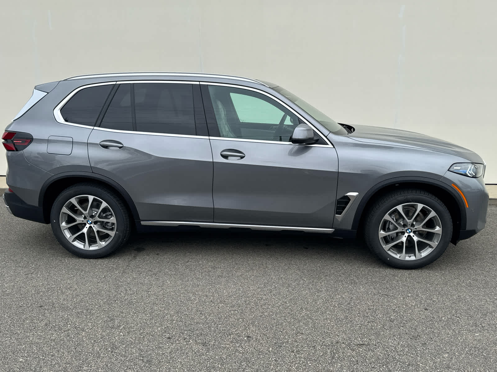 2026 Bmw X5 xDrive40i photo 2