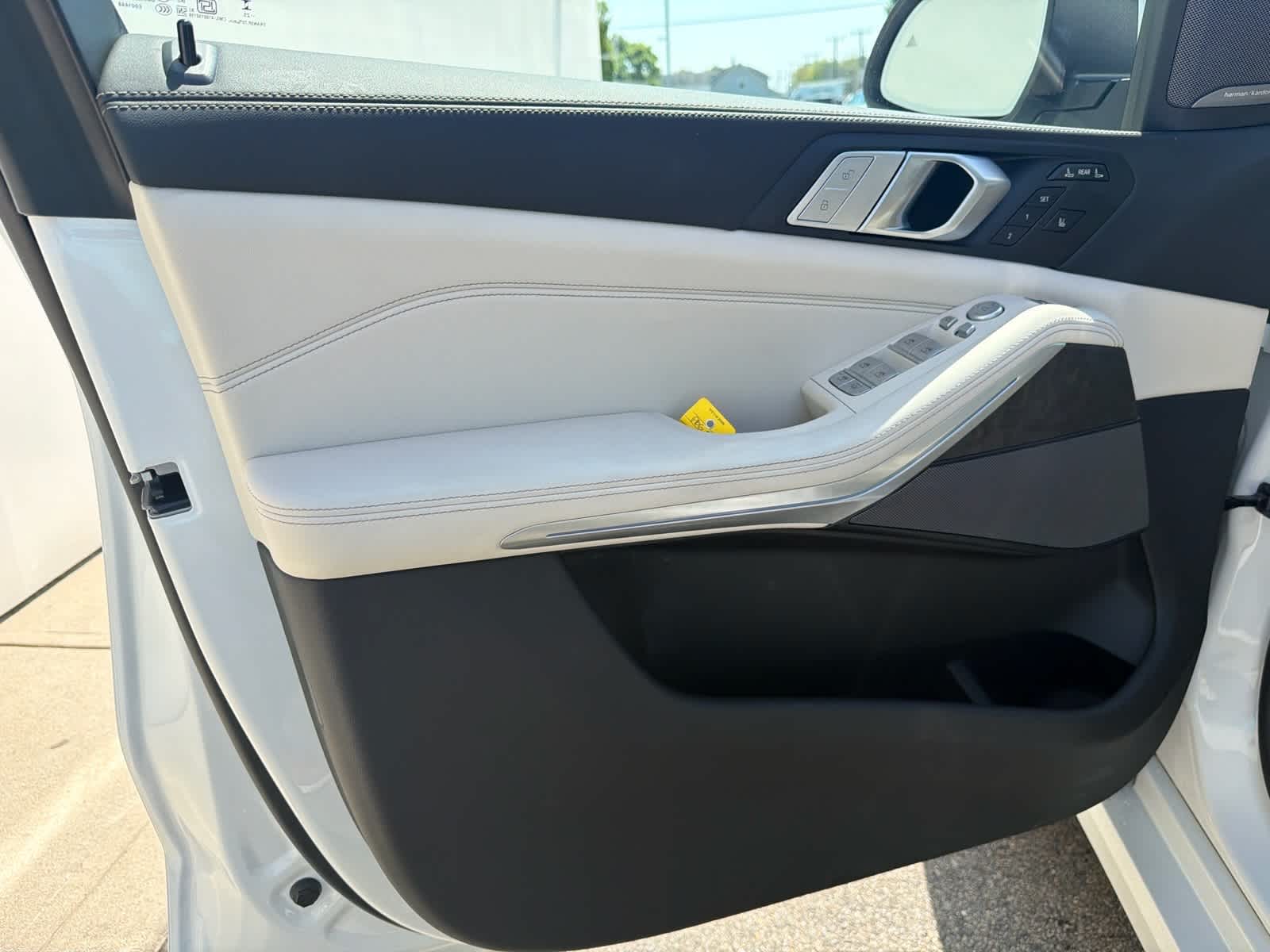 2026 BMW X7 40i - Photo 14