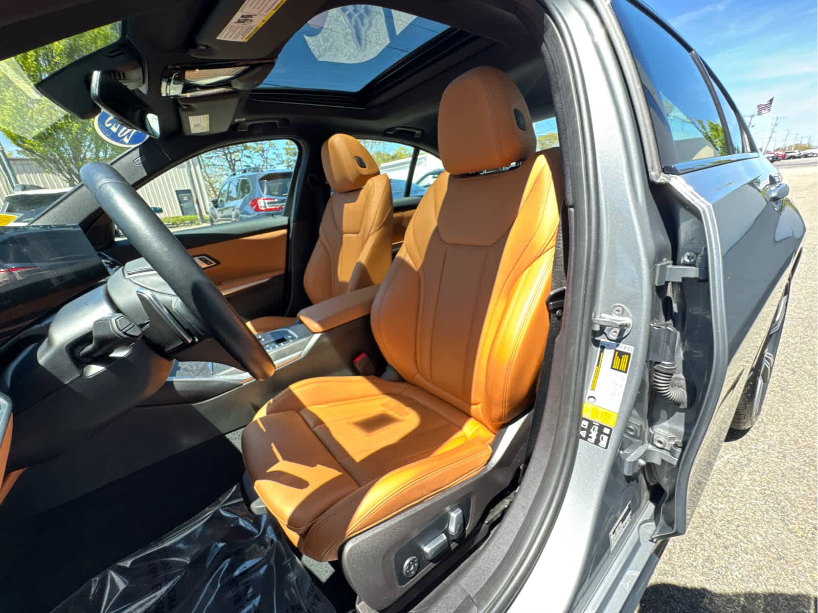 2023 BMW 3 Series 330i - Photo 11