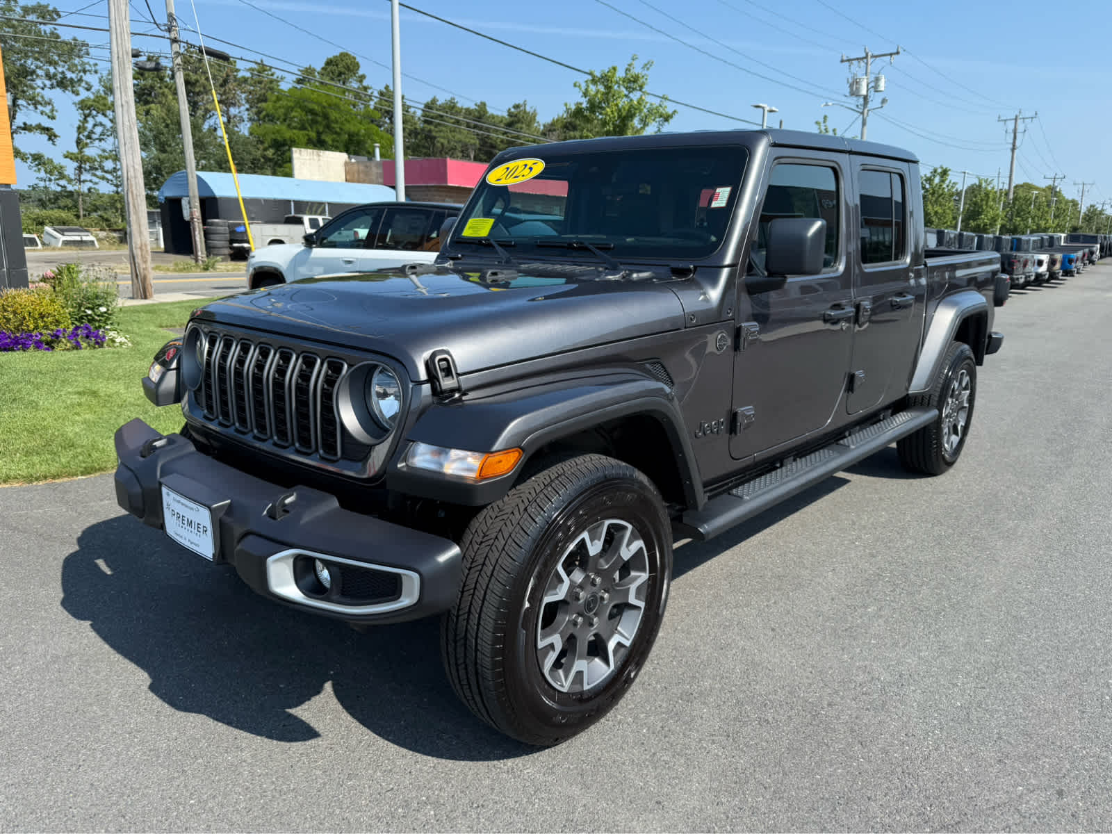 2025 Jeep Gladiator Sport S photo 3