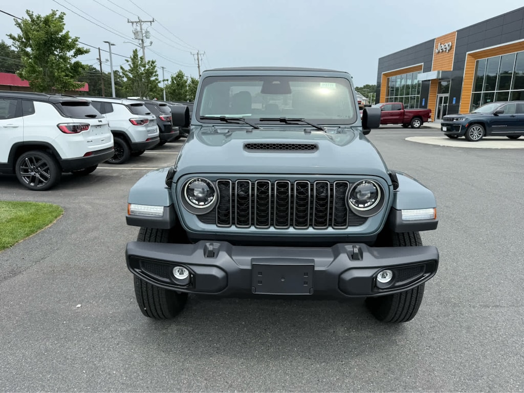 New 2026 Jeep Gladiator SPORT S 4X4 Pickup