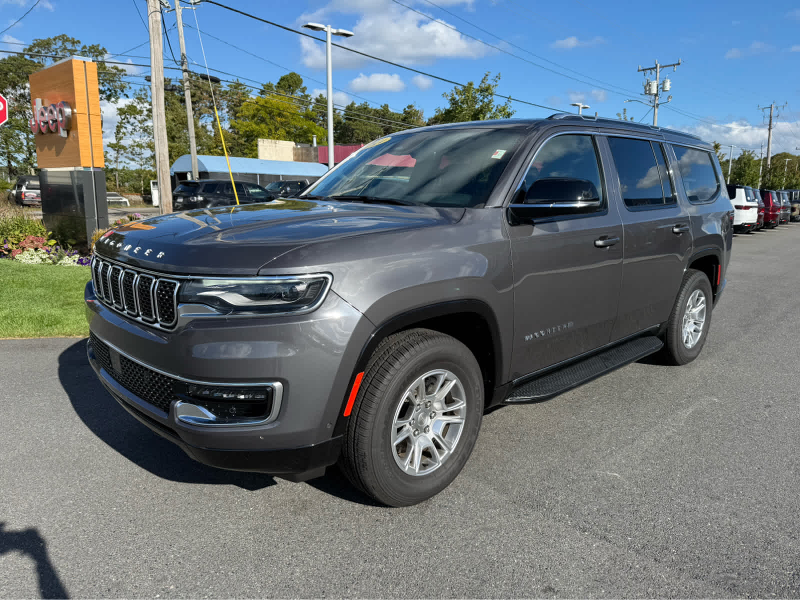 2024 Jeep Wagoneer photo 3