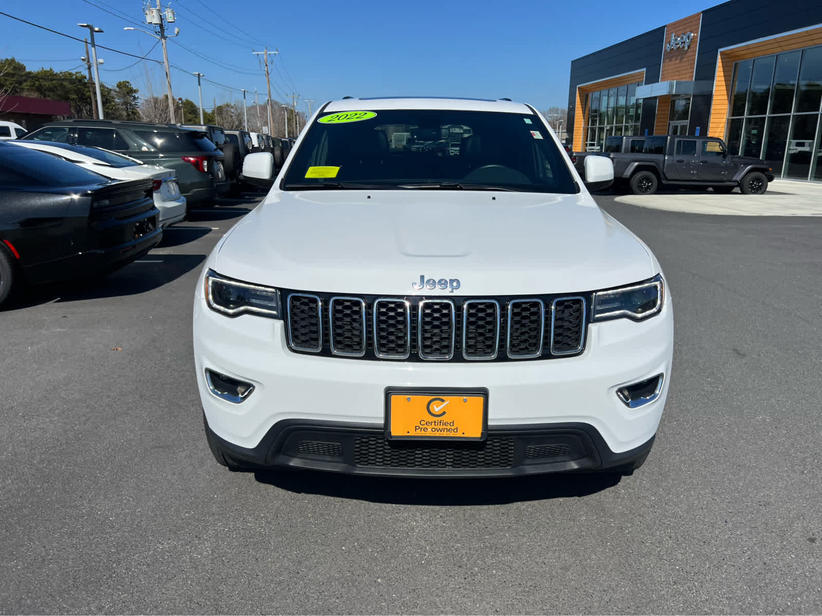 2022 Jeep Grand Cherokee Laredo X photo 2