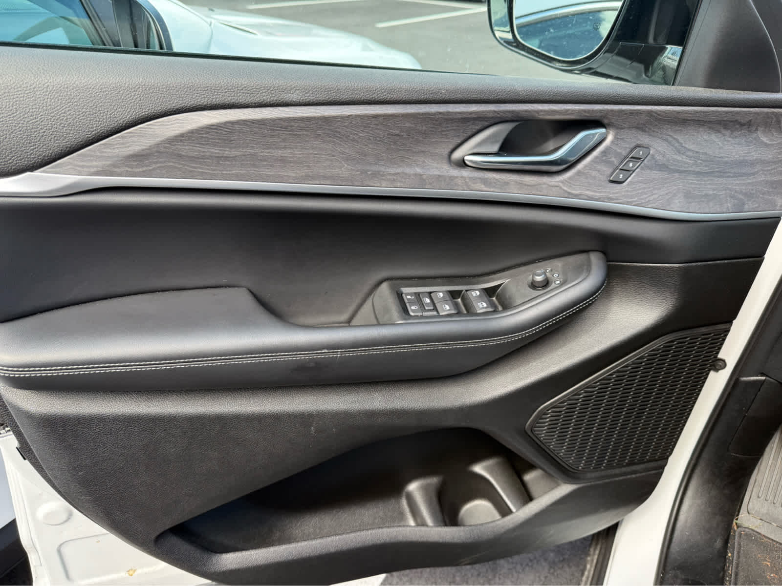 2025 Jeep Grand Cherokee Limited photo 4