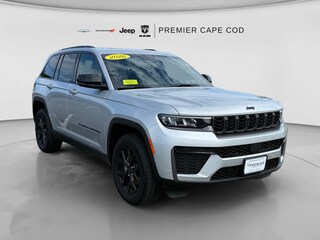 2026 Jeep Grand Cherokee Laredo Altitude SUV