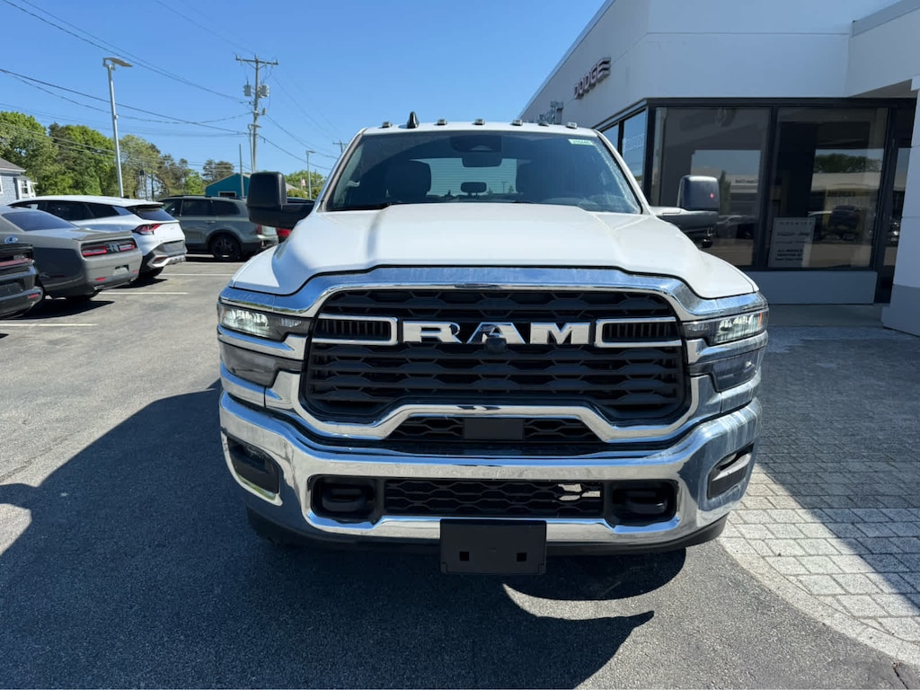 New 2026 Ram 2500 TRADESMAN CREW CAB 4X4 6'4 BOX Pickup