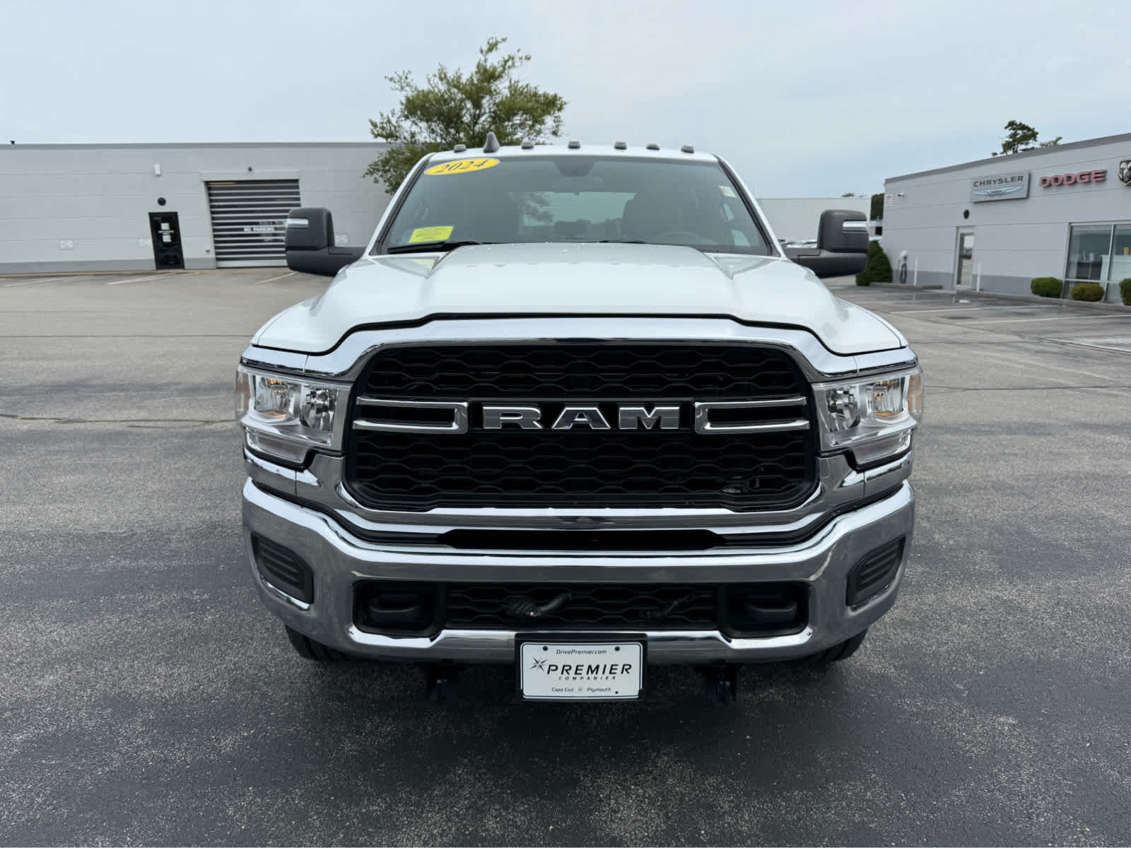 2024 Ram 3500 Tradesman photo 2