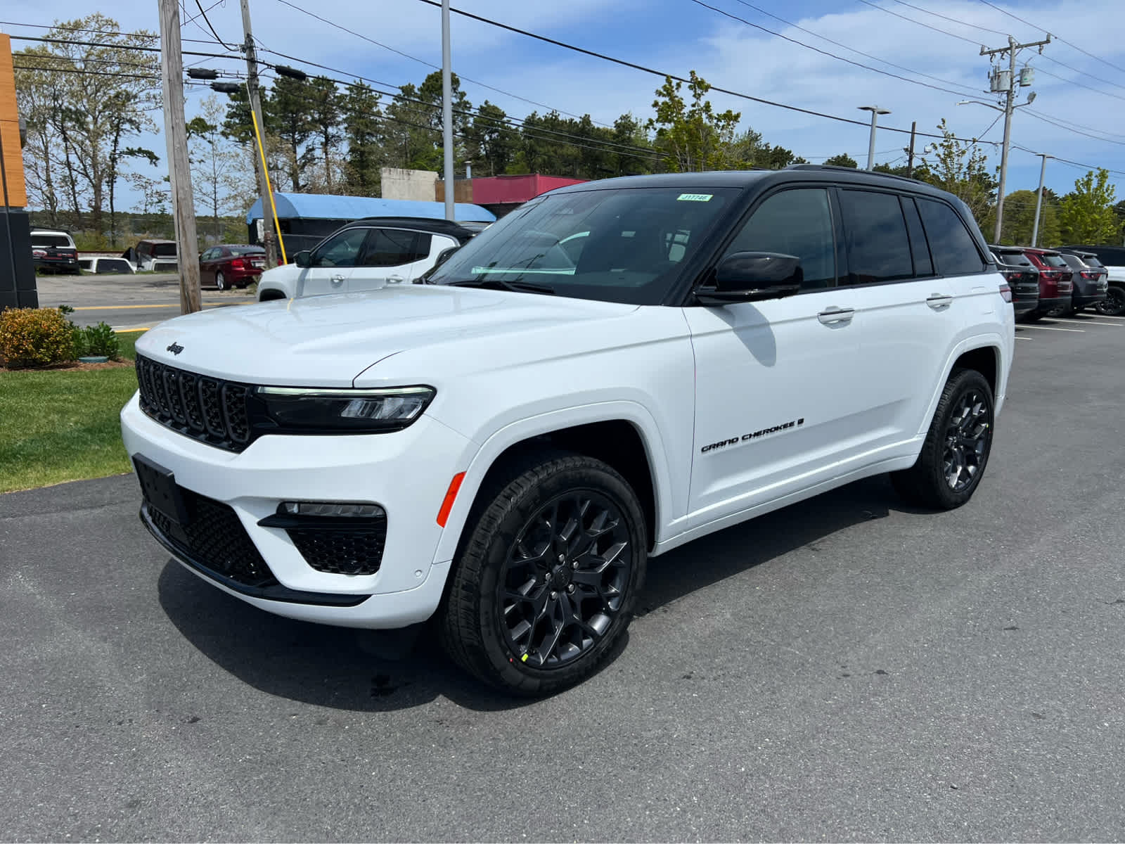 2025 Jeep Grand Cherokee Summit Reserve photo 3