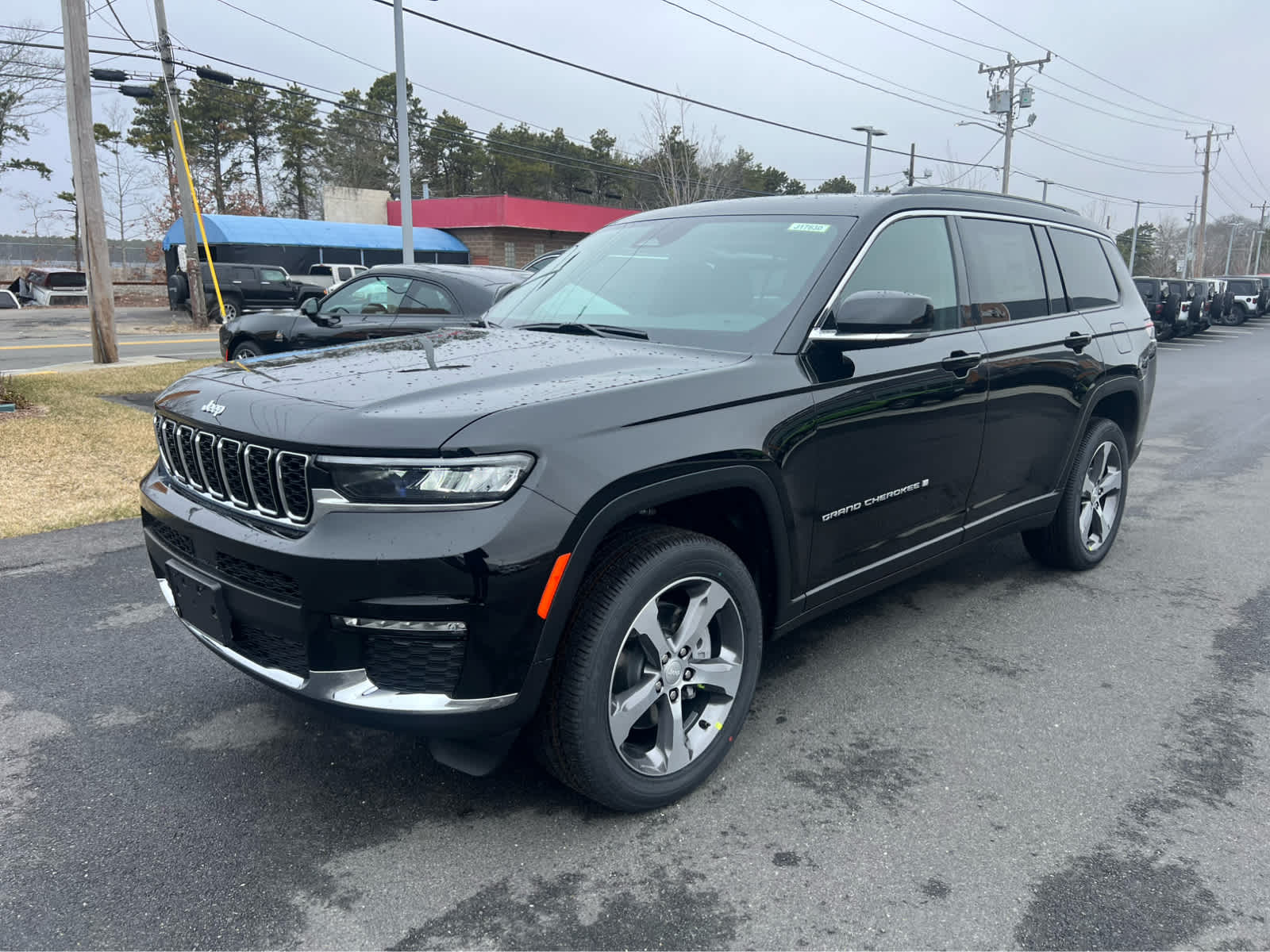 2025 Jeep Grand Cherokee Limited photo 3