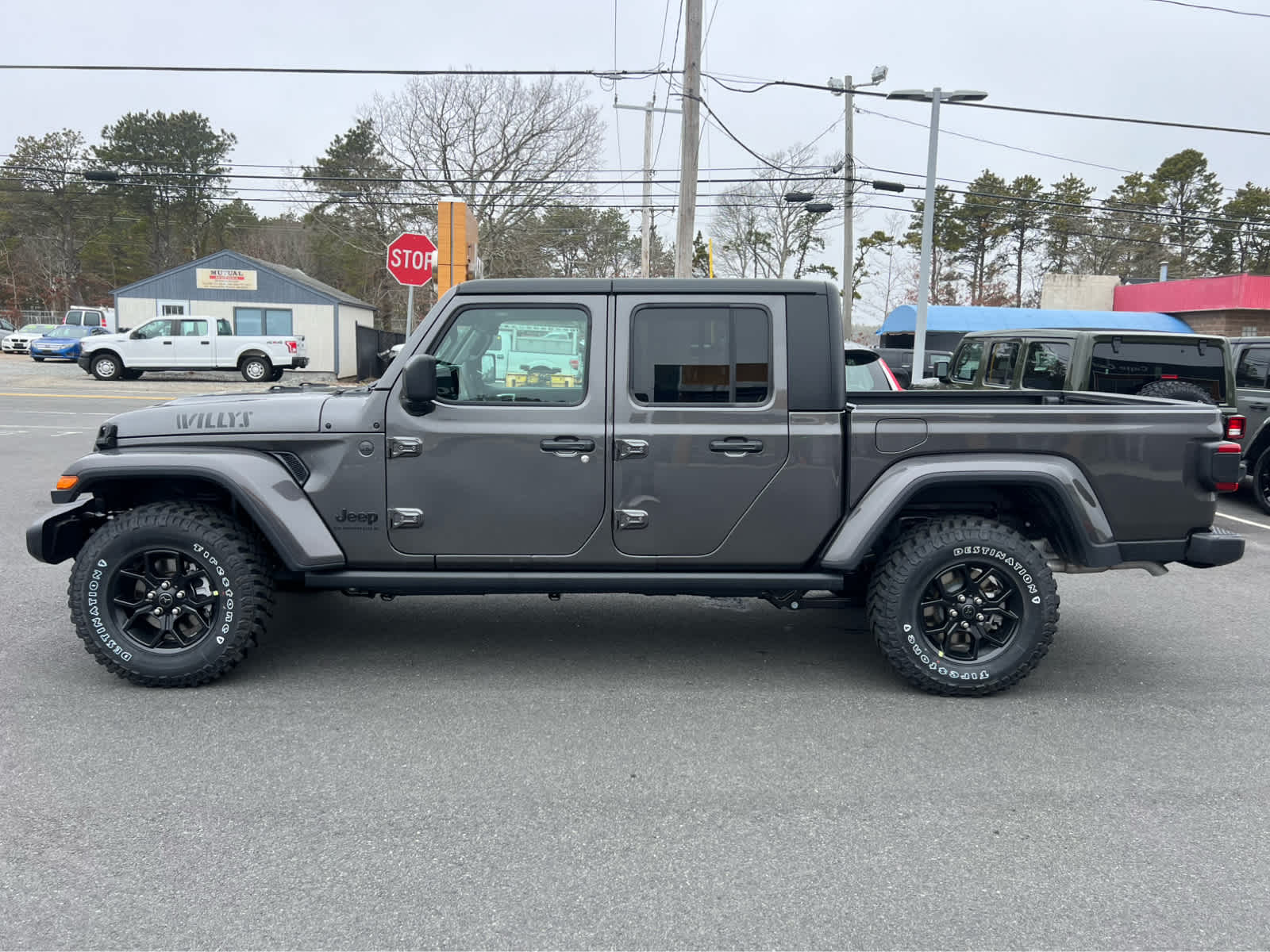 2025 Jeep Gladiator Willys photo 4