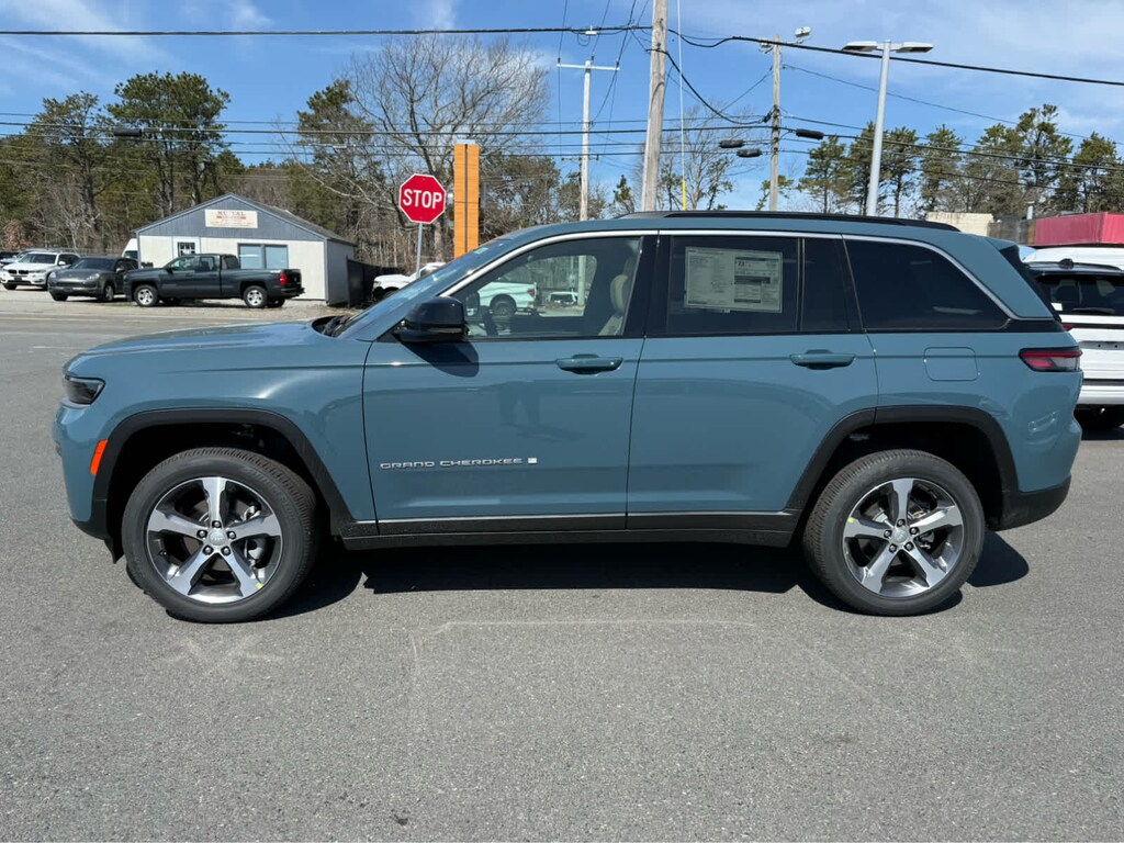 New 2026 Jeep Grand Cherokee LIMITED 4X4 Sport Utility