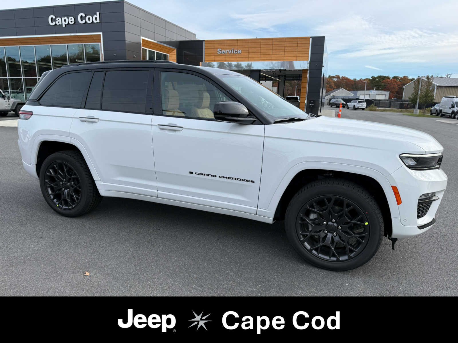 2025 Jeep Grand Cherokee Summit's photo