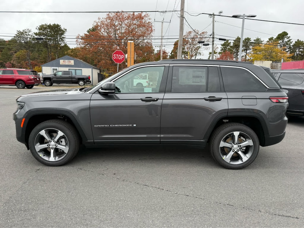 New 2025 Jeep Grand Cherokee LIMITED 4X4 Sport Utility
