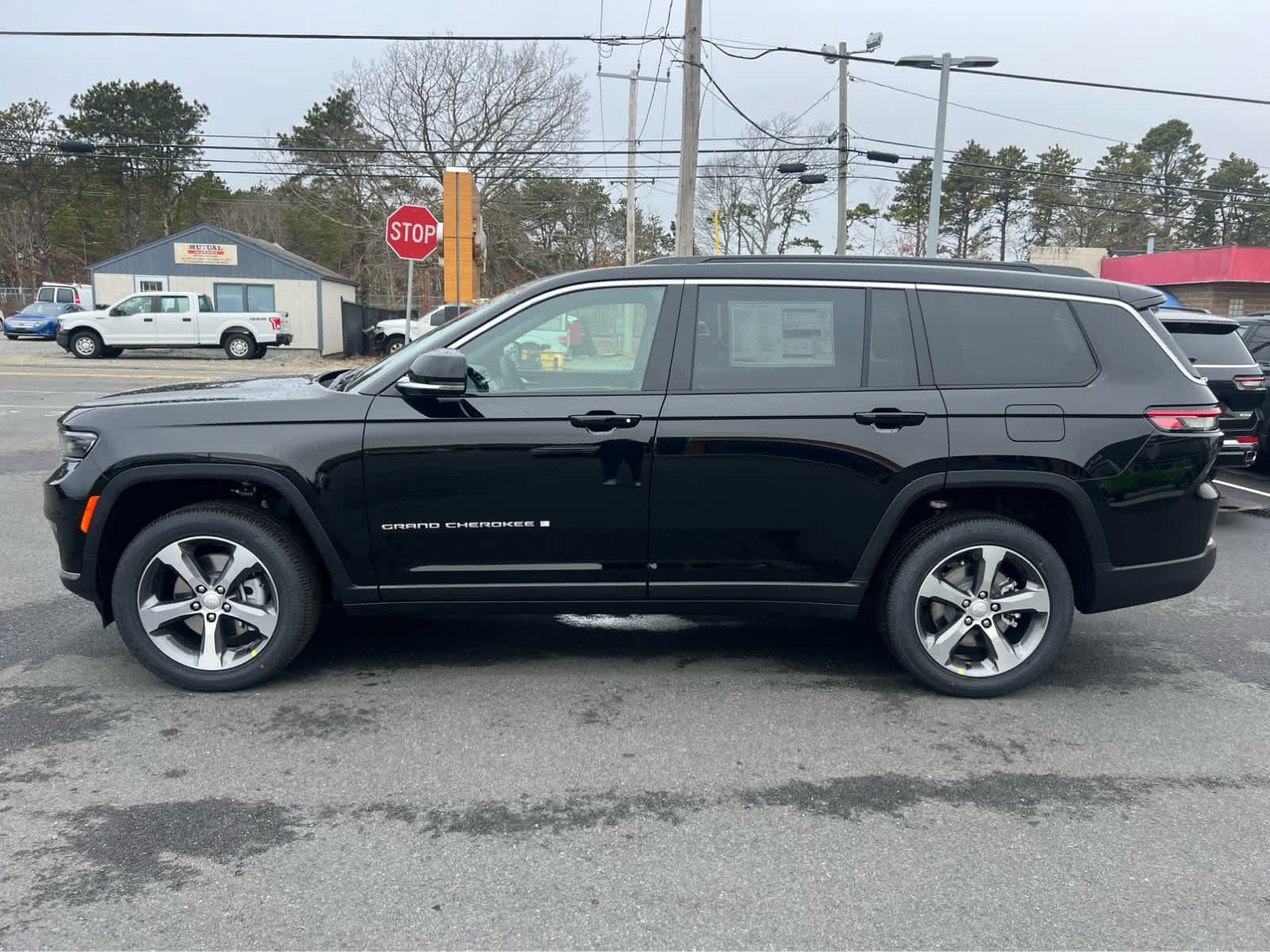 2025 Jeep Grand Cherokee Limited photo 4