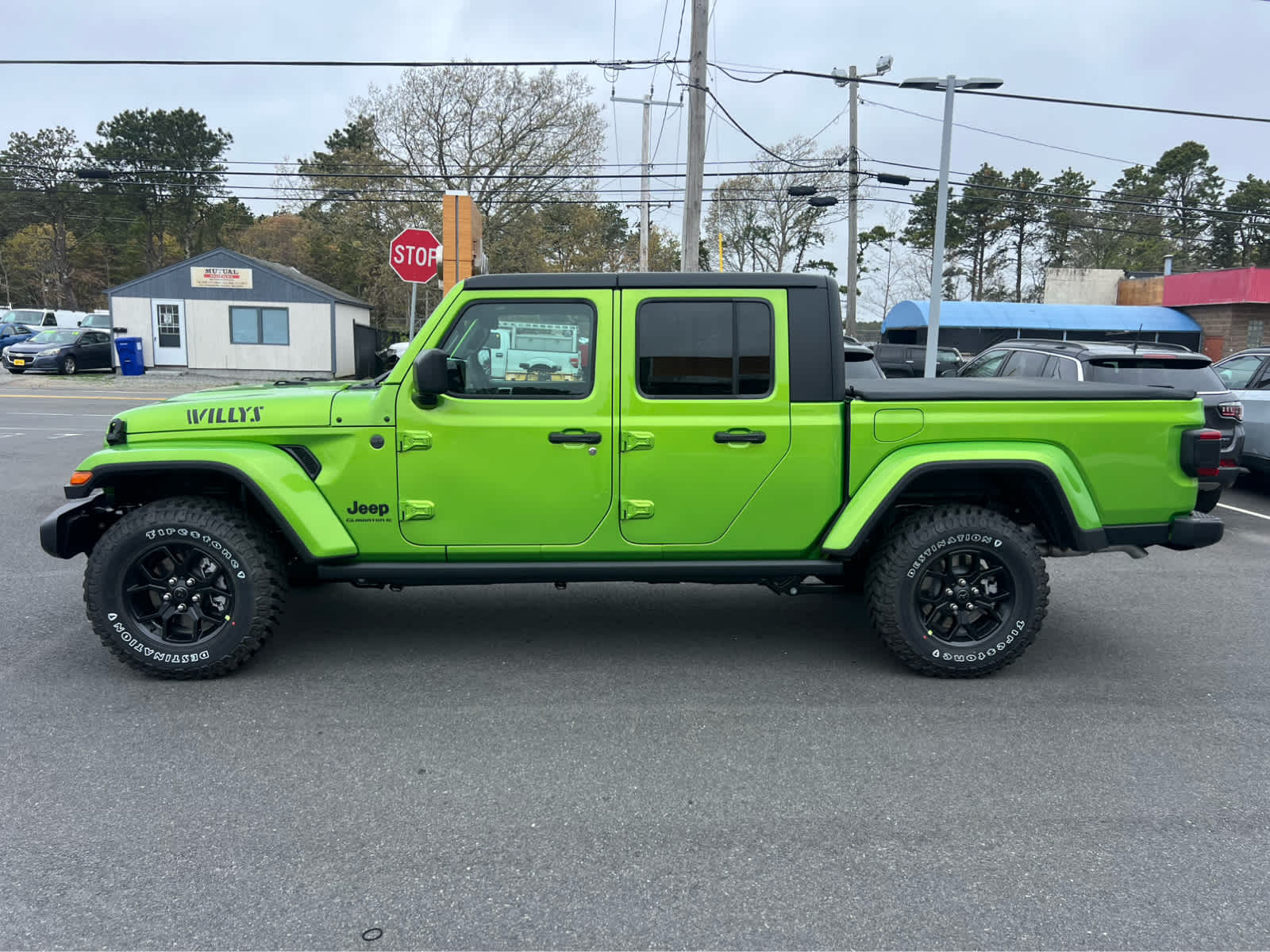 2025 Jeep Gladiator Willys photo 4