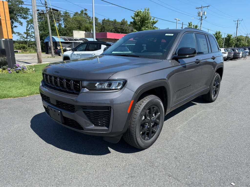 New 2026 Jeep Grand Cherokee LAREDO ALTITUDE 4X4 Sport Utility