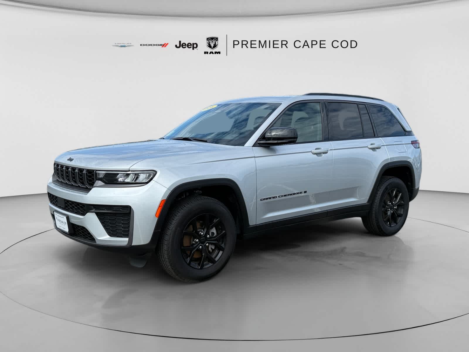 Used 2026 Jeep Grand Cherokee Laredo Altitude SUV