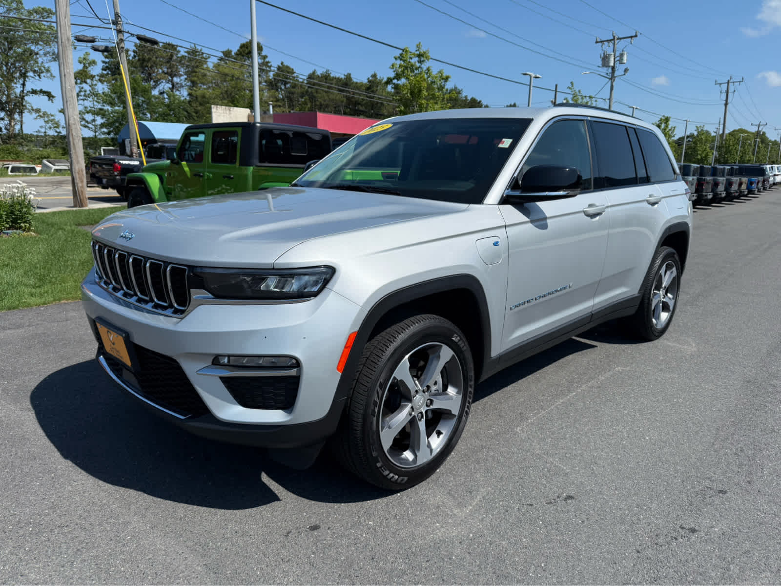 2023 Jeep Cherokee 4xe Base photo 3