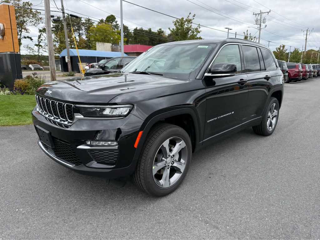 New 2025 Jeep Grand Cherokee LIMITED 4X4 Sport Utility