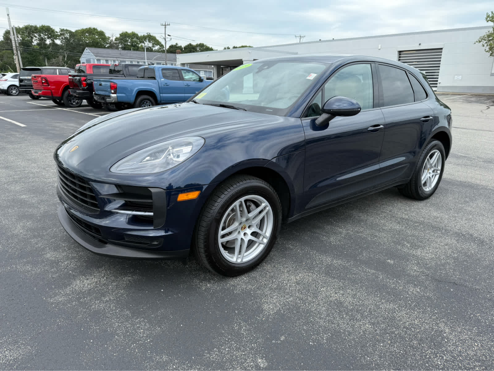 2019 Porsche Macan photo 2